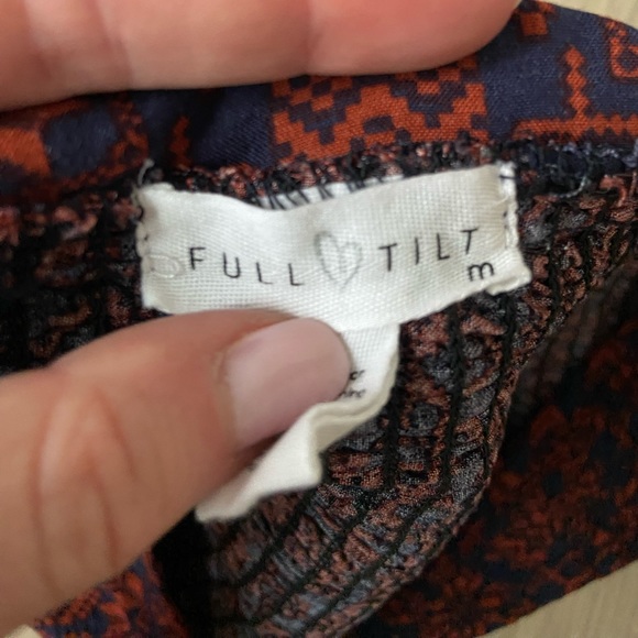 Halter top - Picture 3 of 3